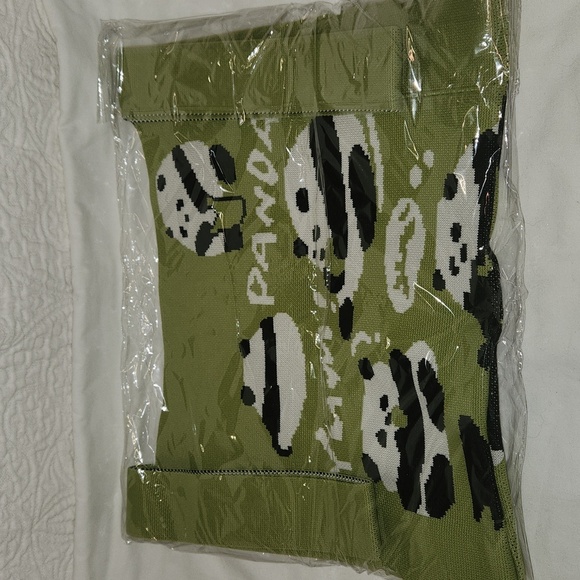 New! Panda tote purse handbag crocheted knitted green super cute and fun! - Picture 2 of 3